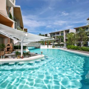 Wyndham Grand Naiharn Beach Phuket, Beachfront, Hotel, Luxury hotel, Vacation, Relax, Pool Bars